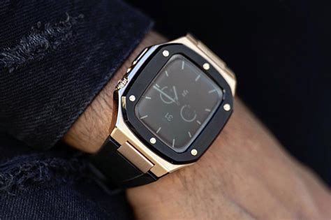 This luxury case turns your Apple Watch into a Rolex; .